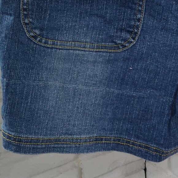 Bum Equipment Ladies Size 8 Denim Medium Wash Straight Fit Jean Shorts - Picture 13 of 13